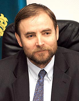 Анатолий Голомолзин